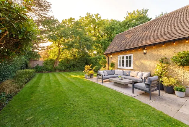 Photo 3 — Brooklands Rise, Hampstead Garden Suburb, London, NW11 6DN