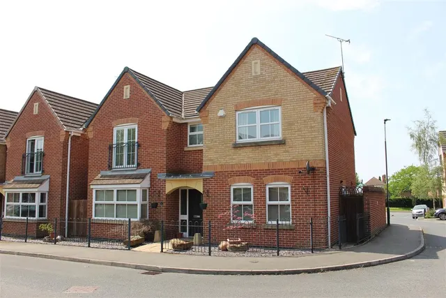 Ferncroft Walk, Chellaston, photo 1