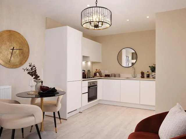 Nestles Avenue, Hayes, UB3, photo 1