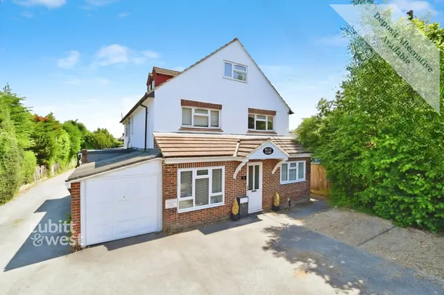 Brookhill Road, Copthorne, RH10, photo 1