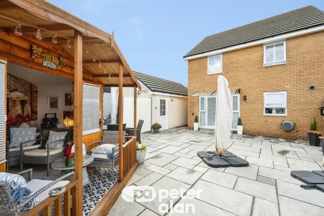 Hooper Way, Neath, SA11, photo 2