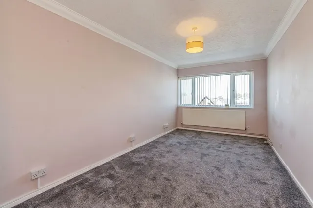 St. Ediths Court, Billericay, CM12, photo 3