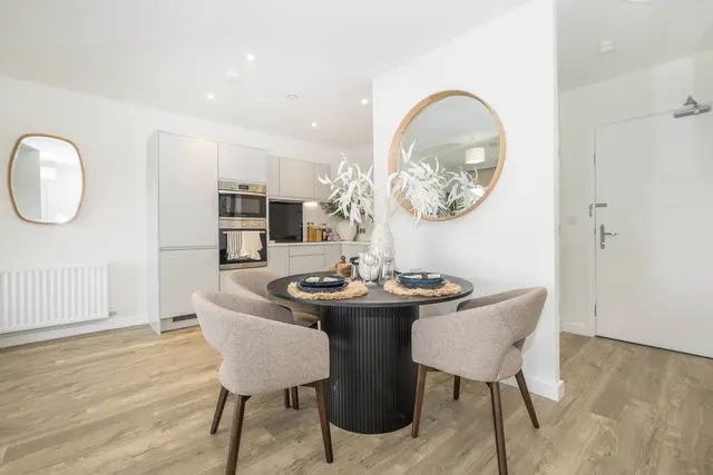 Elmsleigh Road, Staines-upon-Thames, TW18, photo 3