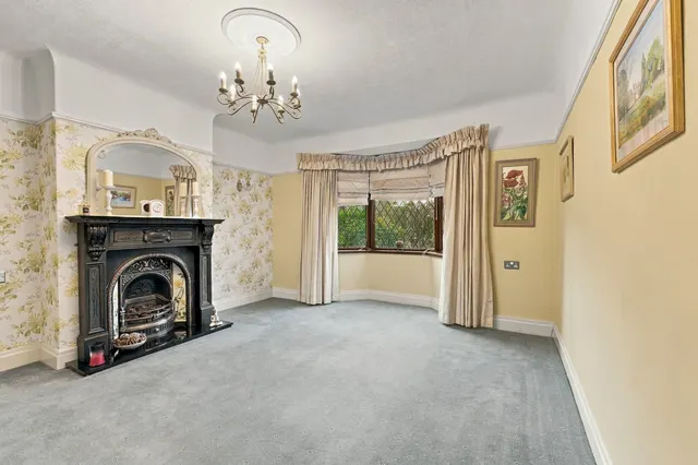 Northenden Road, Sale, M33, photo 2