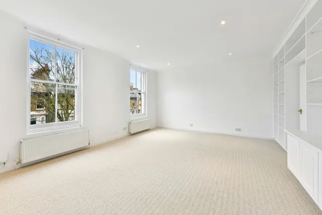 Photo 2 — Westgate Terrace, Chelsea