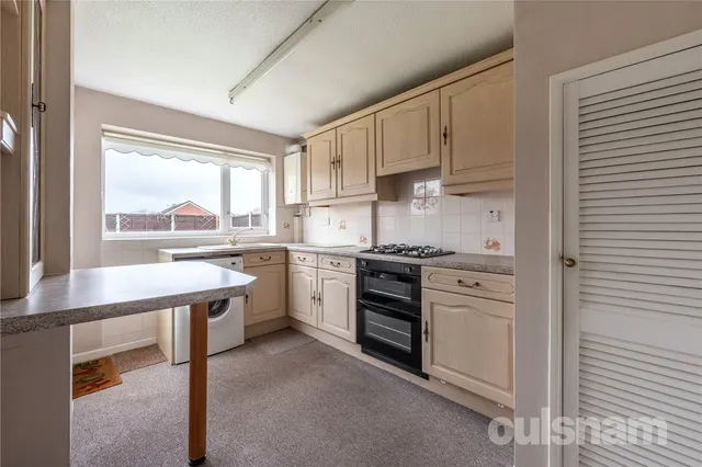Photo 3 — Badger Close, Winyates West, Redditch, Worcestershire, B98 0JE