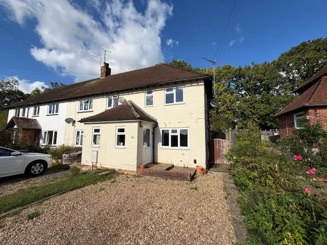 Wyphurst Road, Cranleigh, GU6, photo 1