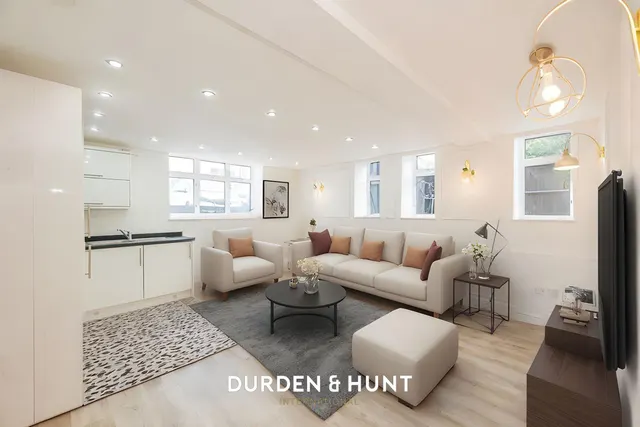 High Road, Woodford Green, IG8, photo 2