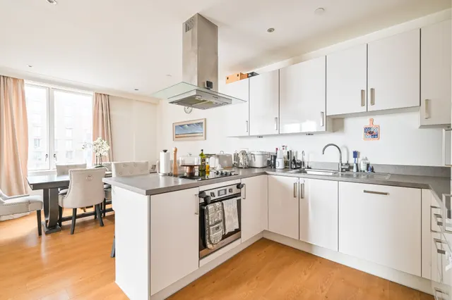 Photo 2 — Flat 21, Mare Apartments, LONDON