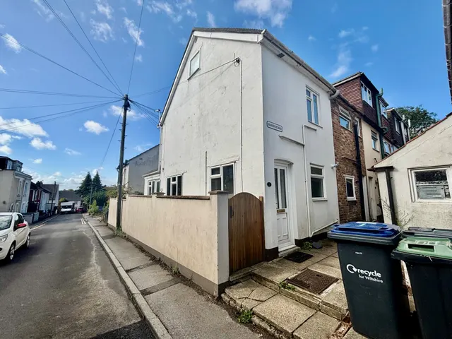 Highfield Road, SALISBURY, photo 1