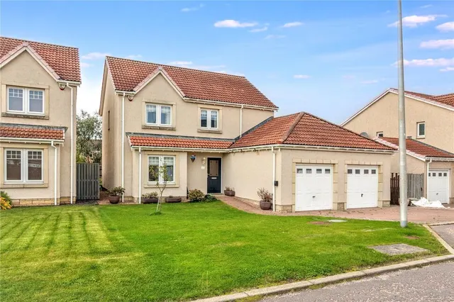 Dunlin Walk, Montrose, DD10, photo 1