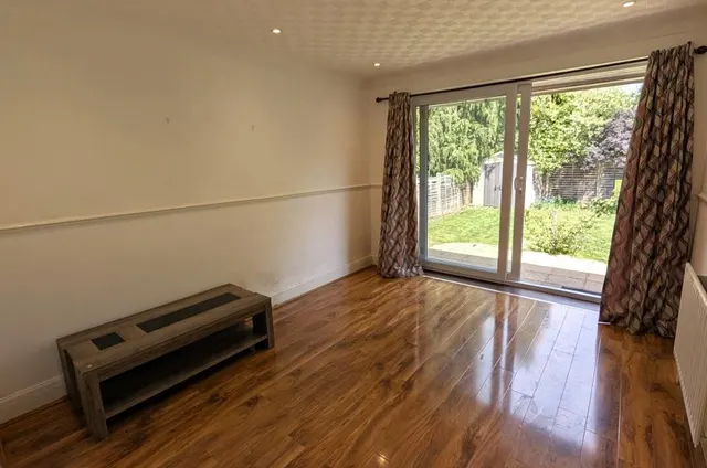 Triggs Lane, Woking, GU22, photo 3