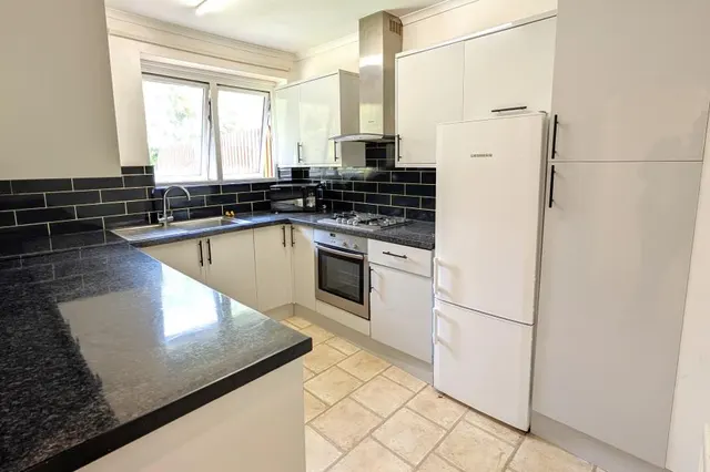Triggs Lane, Woking, GU22, photo 2