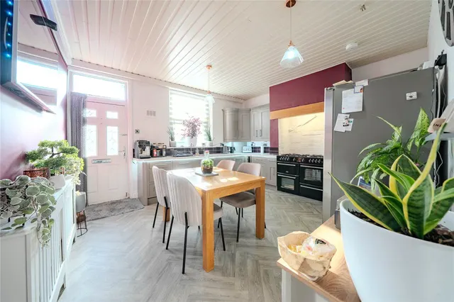 Bank Terrace, Stanningley, LS28, photo 3