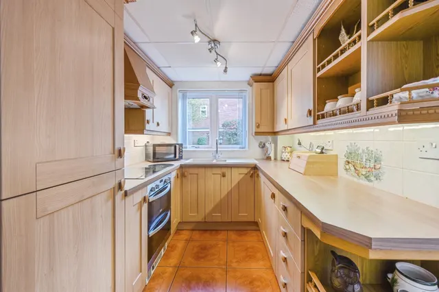 Sycamore Road, Kingsbury, B78, photo 3