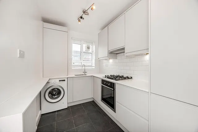 Photo 2 — Collinson Street, London, London, SE1 1QE