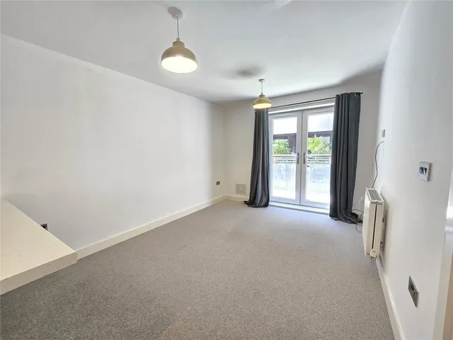 Woodfield Road, Broadheath, WA14, photo 3