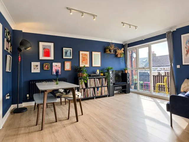 Ferndale Road, London, SW4, photo 2