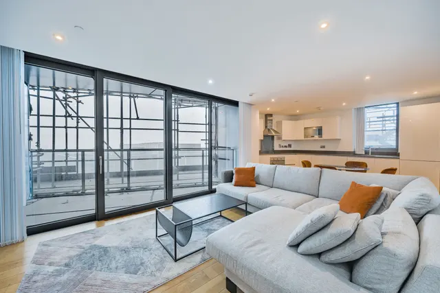 103 Arc Tower, 32 Uxbridge Road, London, photo 1
