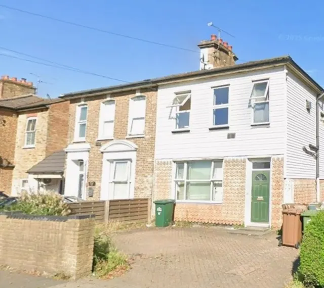 Stanwell Road, Ashford, photo 1