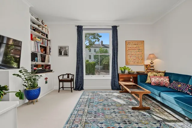 Albion Road, London, N16, photo 1