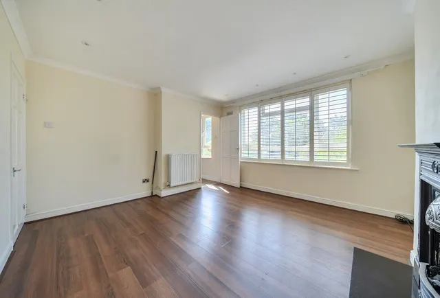 Photo 3 — Belvedere Road, Bexleyheath, DA7 4NY