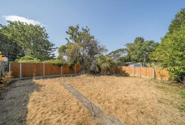 Photo 2 — Belvedere Road, Bexleyheath, DA7 4NY