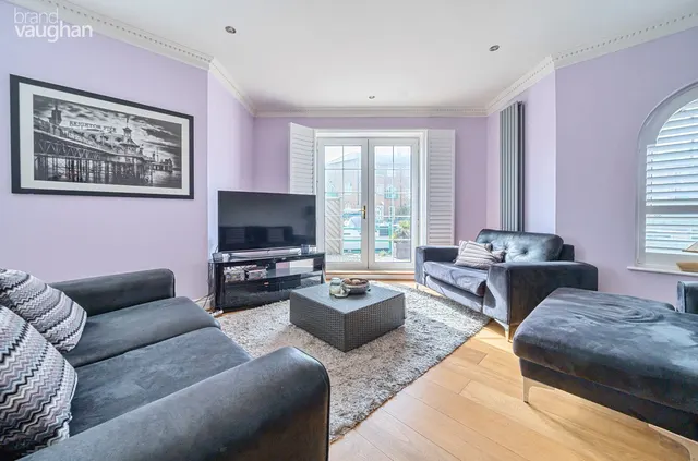 Wellington Court, The Strand, BN2, photo 3