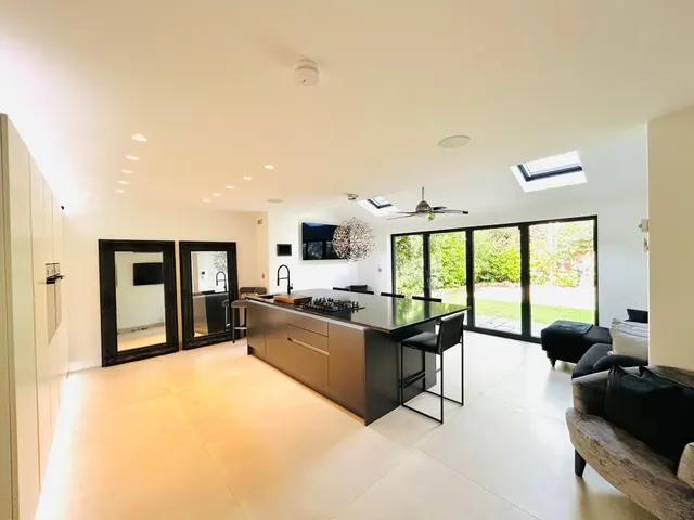 Chaise Meadow, Lymm, photo 2