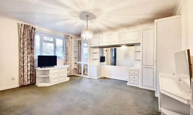 Leatherhead Road, Ashtead, KT21, photo 2
