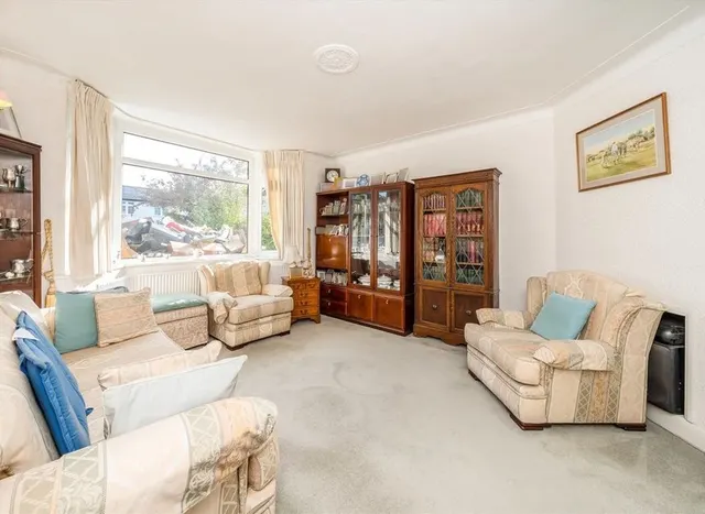 Fifth Cross Road, Twickenham, TW2, photo 2