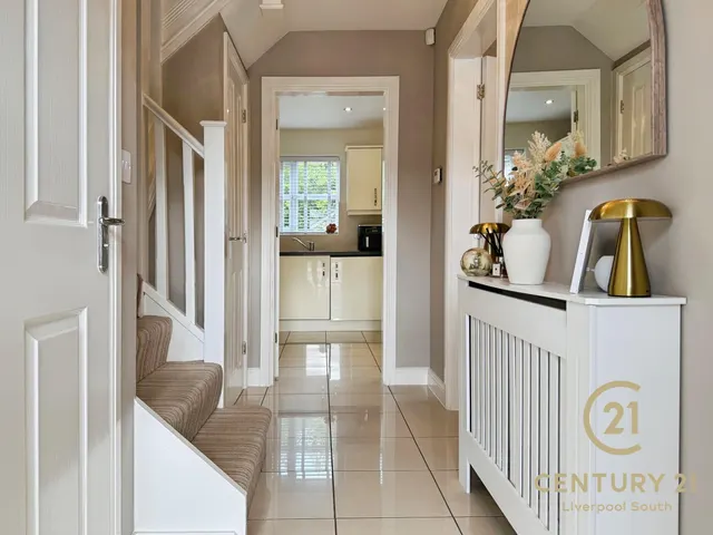 Elmswood Avenue, Hunts Cross, L25, photo 2