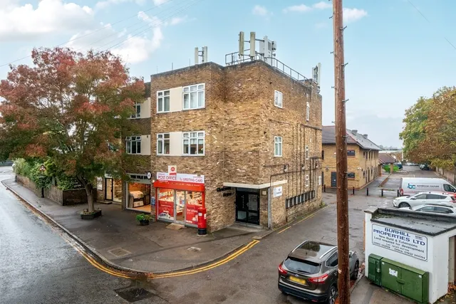Molesey Road, Hersham, KT12, photo 1