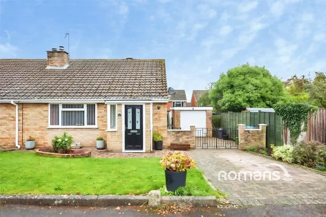 Swallow Close, Yateley, GU46, photo 1