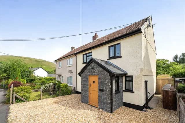 Heol Callwen, Penycae, Swansea, Powys, SA9 1GR, photo 1