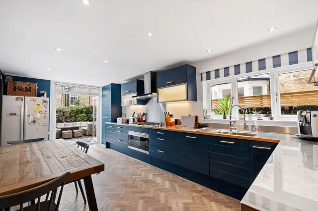 Photo 2 — Wroughton Road, London, SW11 6BG