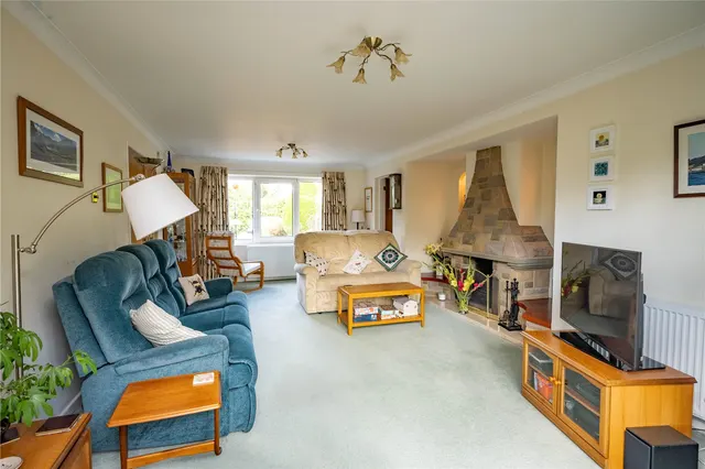 Photo 3 — Whitford Road, Bromsgrove, Worcestershire, B61 7ED