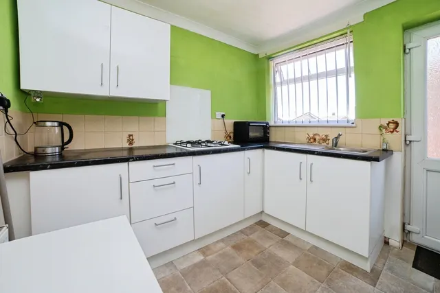 Photo 3 — Roger Close, Sutton-in-Ashfield, Nottinghamshire, NG17
