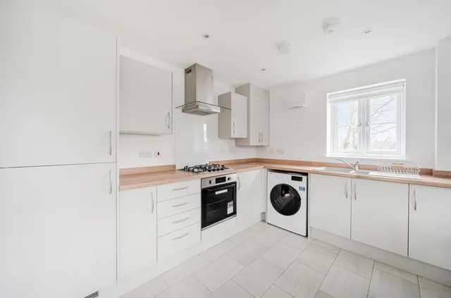 Clover Grove, Alton, GU34, photo 3