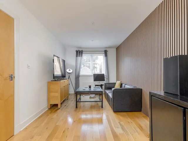 Yardheads, South Leith, EH6, photo 2