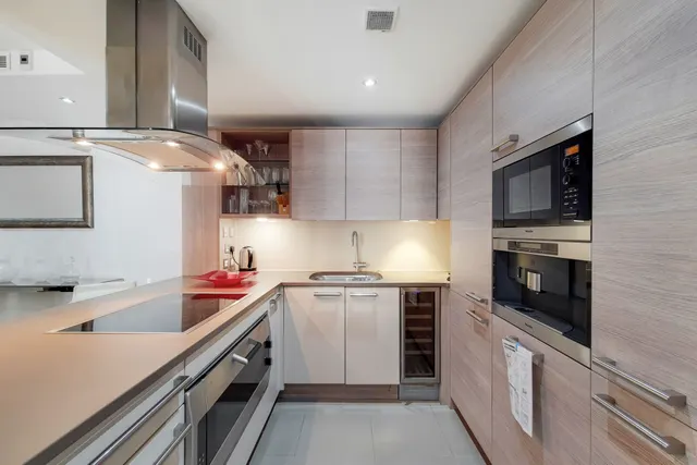 21 Box Tree House, Lensbury Avenue, Imperial Wharf, London, photo 1