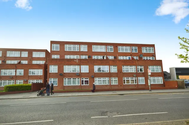 High Road, Romford, RM6, photo 3