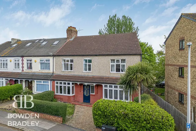 Grove Road, Chadwell Heath, RM6, photo 1
