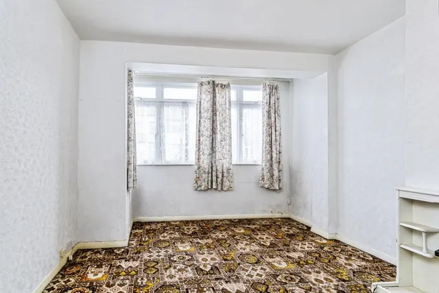 Photo 3 — Galpins Road, Thornton Heath, CR7