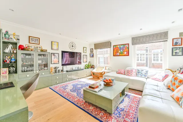 Photo 2 — Apartment 2, 19 Riding House Street, London
