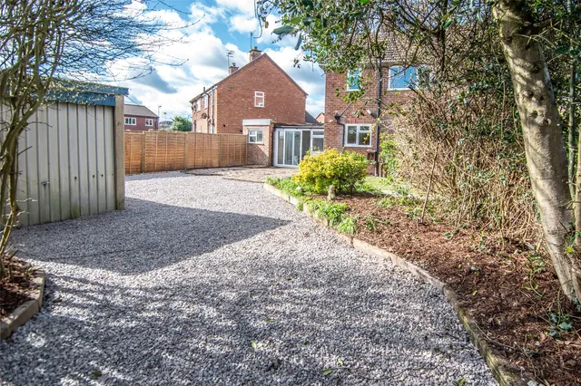 Cobham Close, Bromsgrove, Worcestershire, B60 3LA, photo 1