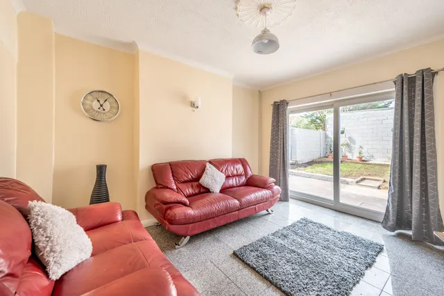 23 St Andrews Road, London, photo 1