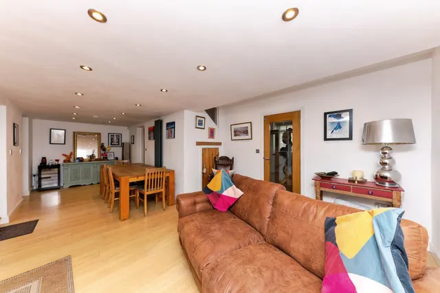Vicarage Road, Wrawby, DN20, photo 3
