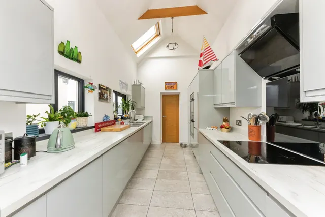 Vicarage Road, Wrawby, DN20, photo 2
