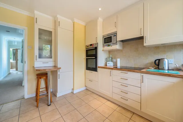 Appletree Cottage West Street, Odiham, RG29, photo 3